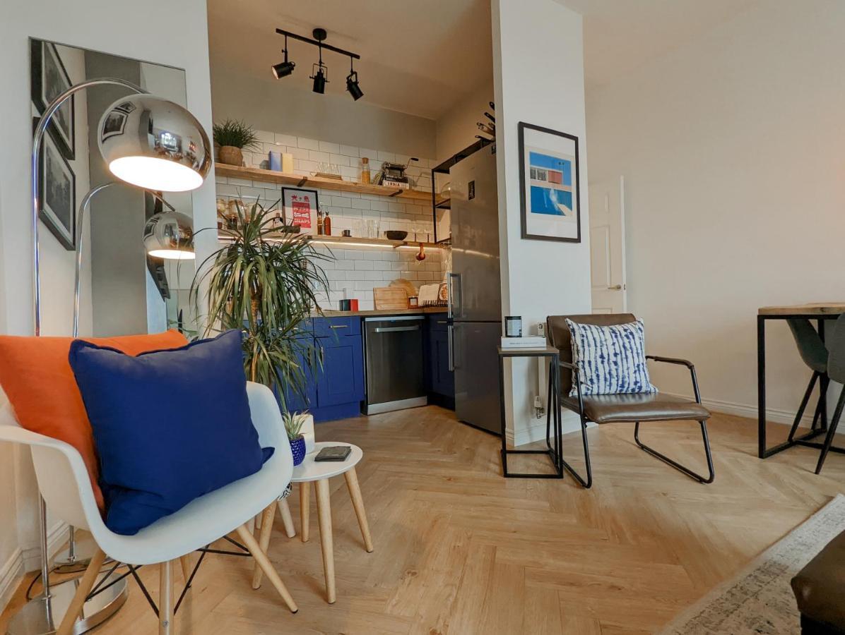 Spacious, Mid-Century 1 Bedroom Apartment Quedgeley Esterno foto